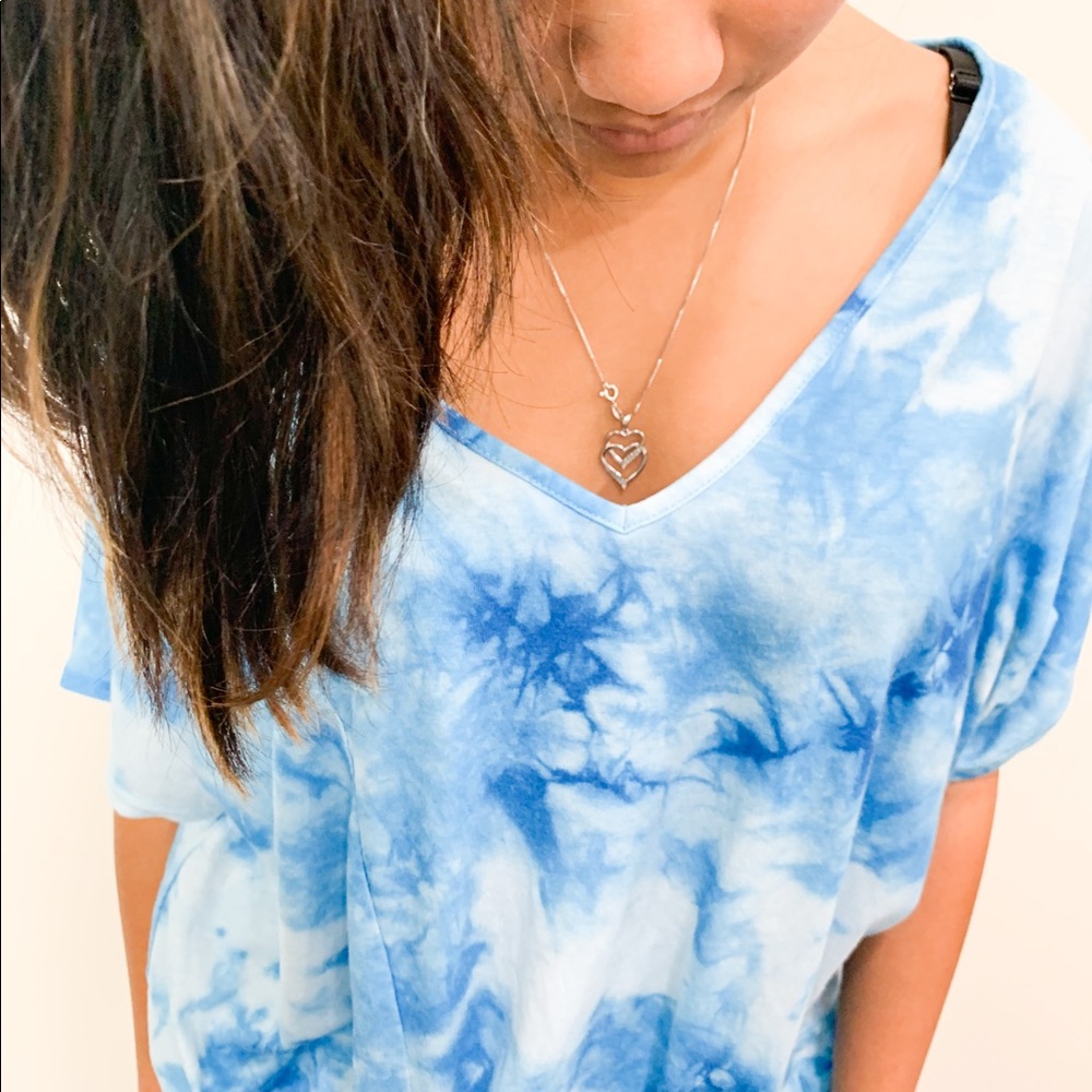 $10+$6 shipping 📦📦📦 ✈️ Tie Dye blue T-shirt